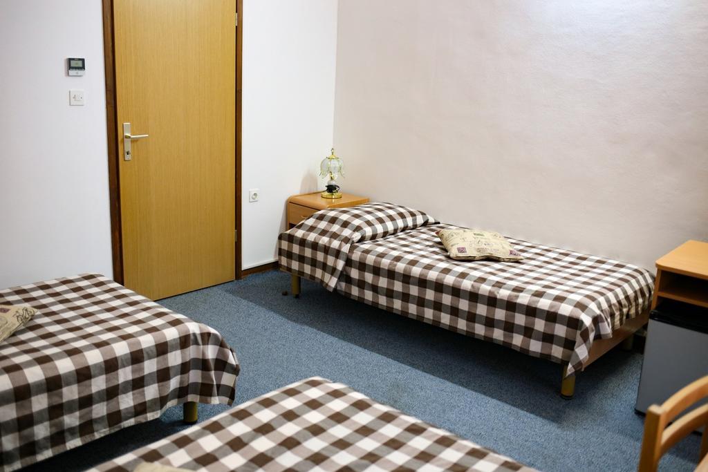 Hotel Veli Joze Pula Bagian luar foto